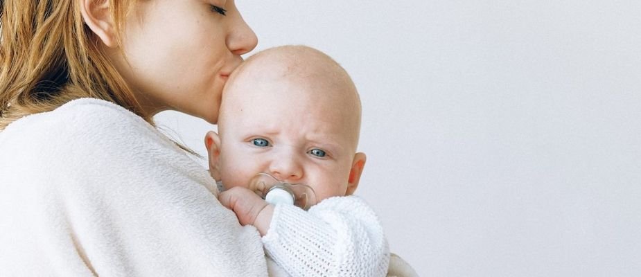 Como fazer o bebê arrotar: Veja o passo a passo completo! Como fazer o bebê arrotar: Veja o passo a passo completo!